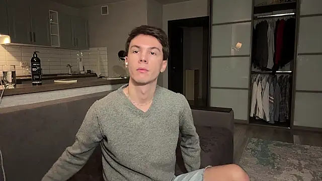 Jeremy1Scott online show from November 2025 03:21:02 AM