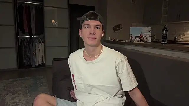 Jeremy1Scott online show from November 2025 03:21:02 AM