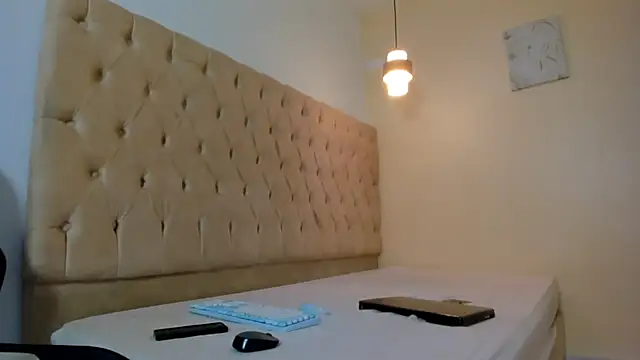 Hotblosson online show from December 2025 04:19:01 PM