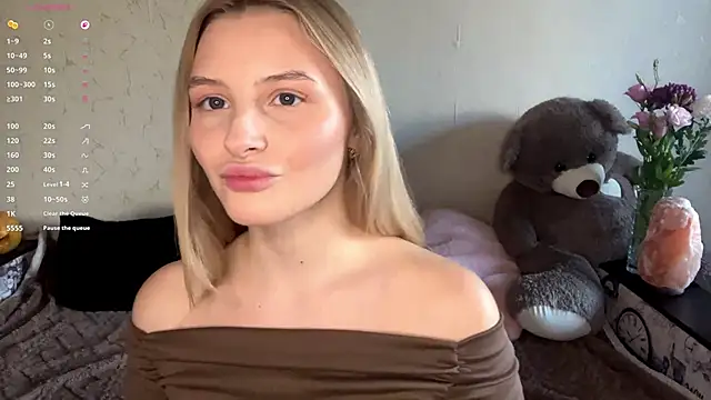 VictoriaMystery online show from November 2025 01:05:02 PM