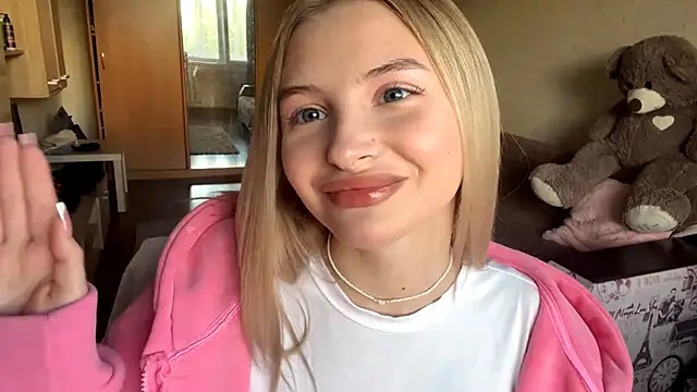 VictoriaMystery online show from October 2025 12:17:01 PM