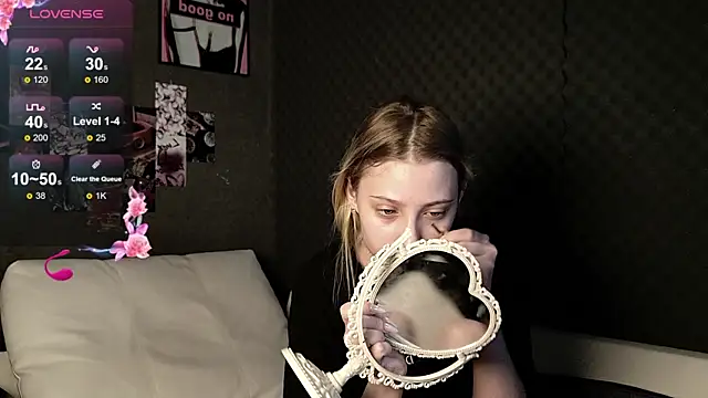 Fluffy Cloude online show from May 2026 06:13:02 AM