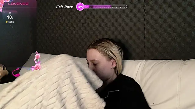 Fluffy Cloude online show from May 2026 06:06:02 AM