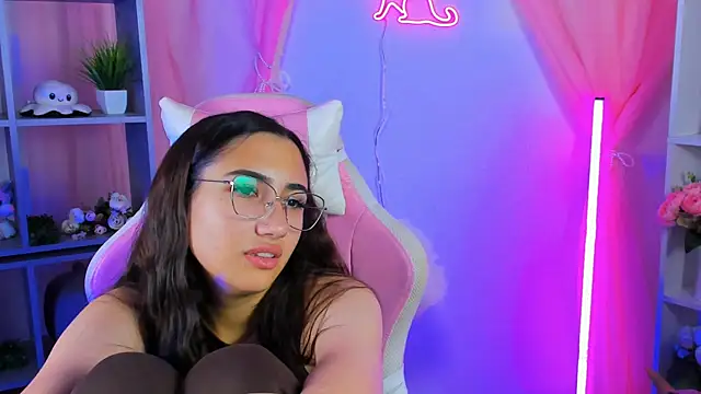 Snapshot of RebeckaThornton chatting on October 2025 03:01:02 PM RebeckaThornton online show from October 2025 03:01:02 PM