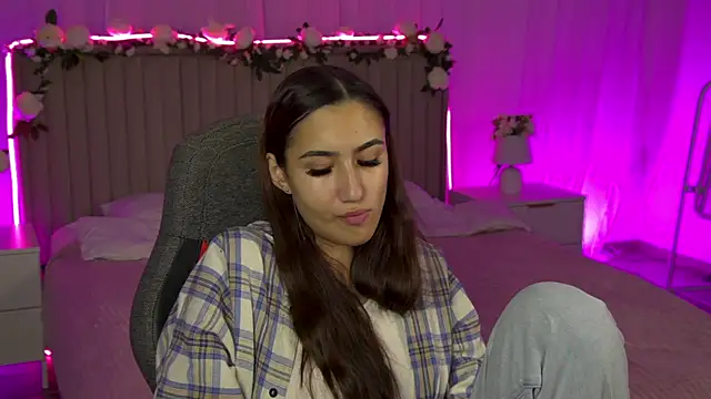 RebeckaThornton online show from November 2025 05:49:02 PM