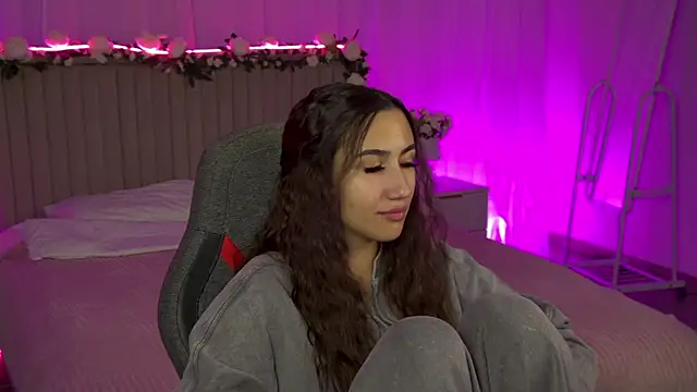 RebeckaThornton online show from November 2025 05:57:02 PM