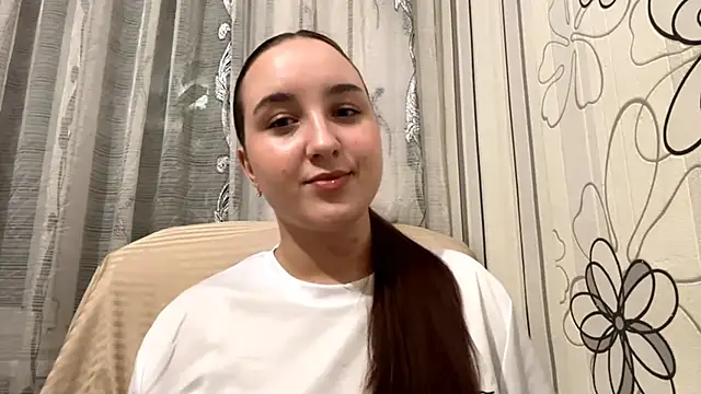 Snapshot of DaisyMolly chatting on October 2025 08:54:02 PM DaisyMolly online show from October 2025 08:54:02 PM