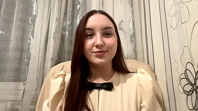 Snapshot of DaisyMolly chatting on October 2025 04:30:01 PM DaisyMolly online show from October 2025 04:30:01 PM