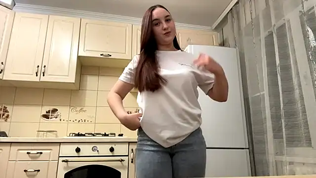 Snapshot of DaisyMolly chatting on October 2025 05:46:02 PM DaisyMolly online show from October 2025 05:46:02 PM