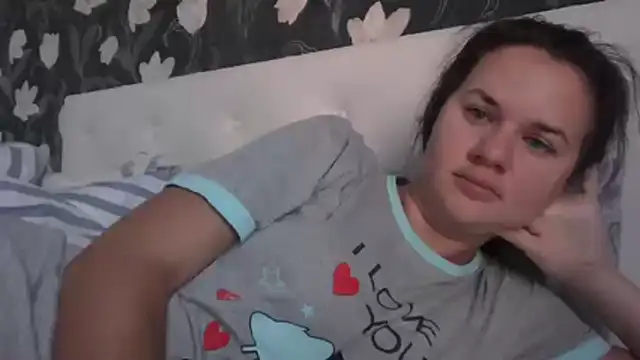 Snapshot of GiaaCaranggi chatting on November 2025 06:17:02 AM GiaaCaranggi online show from November 2025 06:17:02 AM