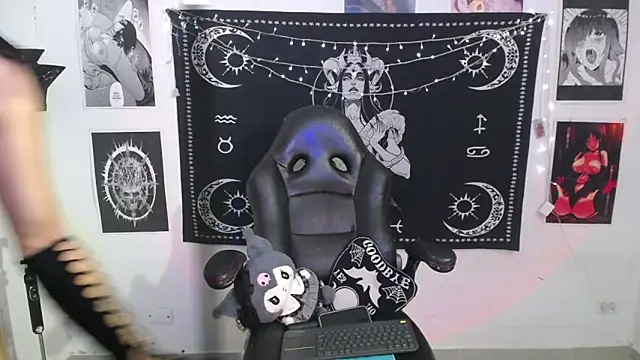 SweetDevil777  online show from November 2025 08:23:02 PM