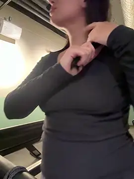 mamimamacitaaa online show from October 2025 05:56:01 PM