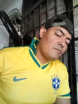 Snapshot of sexyandres_23 chatting on October 2025 06:43:02 PM sexyandres 23 online show from October 2025 06:43:02 PM