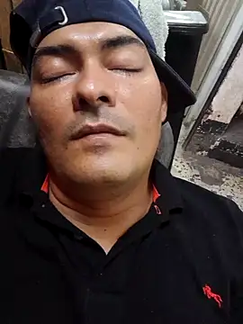 Snapshot of sexyandres_23 chatting on October 2025 07:03:01 PM sexyandres 23 online show from October 2025 07:03:01 PM