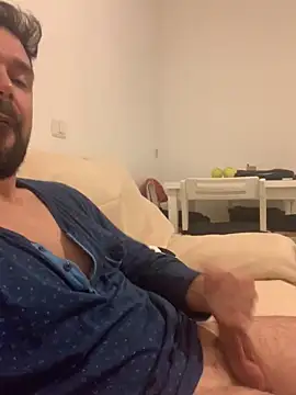 Snapshot of ReDiBastoni90 chatting on February 2026 06:03:01 PM ReDiBastoni90 online show from February 2026 06:03:01 PM