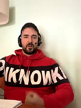 Snapshot of ReDiBastoni90 chatting on November 2025 09:35:02 AM ReDiBastoni90 online show from November 2025 09:35:02 AM