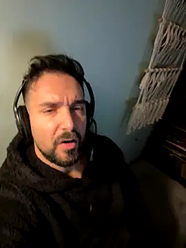 ReDiBastoni90 online show from November 2025 08:14:02 AM