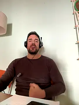 Snapshot of ReDiBastoni90 chatting on October 2025 08:13:02 AM ReDiBastoni90 online show from October 2025 08:13:02 AM