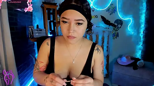 Lizz martins online show from October 2025 02:20:02 AM