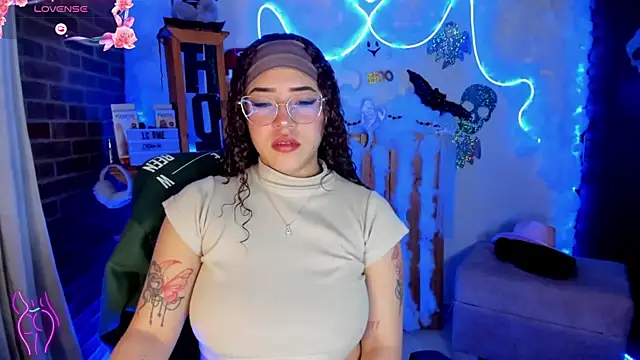 Lizz martins online show from October 2025 01:38:01 AM