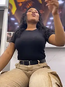 Valerii smithh online show from November 2025 07:58:01 PM