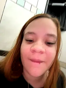 ruivinhadancer online show from November 2025 05:50:01 PM