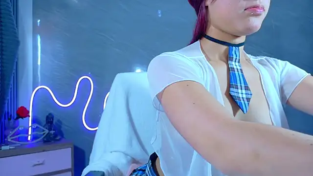 Naaomi cute online show from January 2026 06:00:02 PM