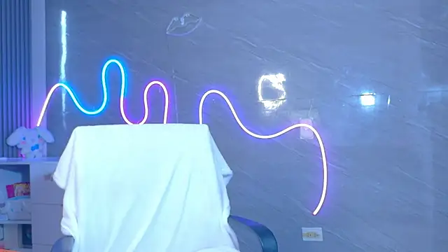 Naaomi cute online show from March 2026 12:27:02 PM