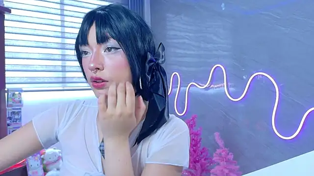 Naaomi cute online show from December 2025 04:09:01 PM