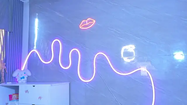 Naaomi cute online show from March 2026 12:27:01 PM