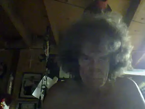 Snapshot of OldManOnline chatting on June 2026 09:18:01 AM OldManOnline online show from June 2026 09:18:01 AM