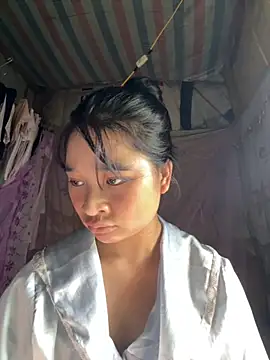 Snapshot of Linh-xxx chatting on October 2025 06:59:02 AM Linh-xxx online show from October 2025 06:59:02 AM