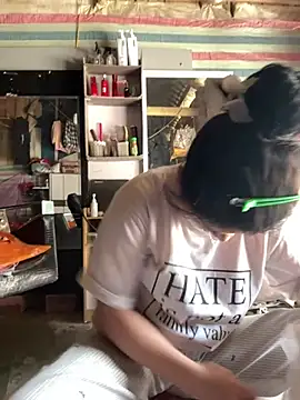 Snapshot of Linh-xxx chatting on March 2026 06:36:02 AM Linh-xxx online show from March 2026 06:36:02 AM