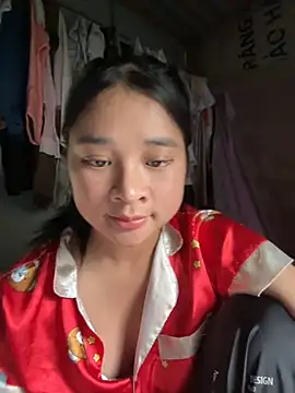 Linh-xxx online show from October 2025 06:10:01 AM