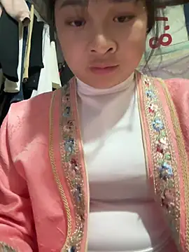 Snapshot of Linh-xxx chatting on February 2026 11:28:01 AM Linh-xxx online show from February 2026 11:28:01 AM