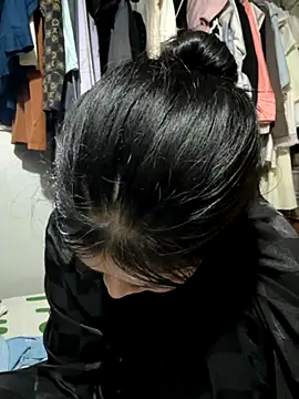 Linh-xxx online show from November 2025 02:51:02 PM