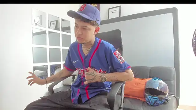 Sky Wild online show from November 2025 08:35:02 PM