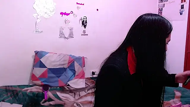 Isis Robert online show from November 2025 02:12:02 AM