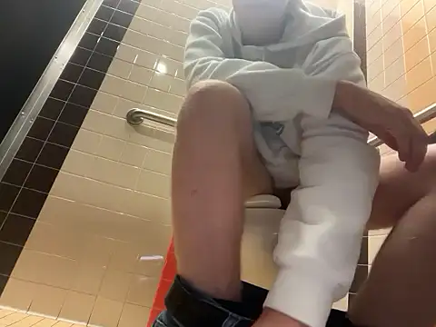 eddieeeeee1232 online show from November 2025 05:49:02 PM