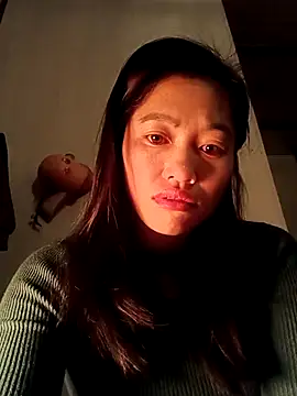 Snapshot of -Paige- chatting on December 2025 11:21:01 PM -Paige- online show from December 2025 11:21:01 PM