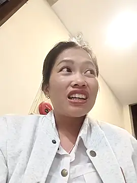 Snapshot of -Paige- chatting on October 2025 03:23:01 PM -Paige- online show from October 2025 03:23:01 PM