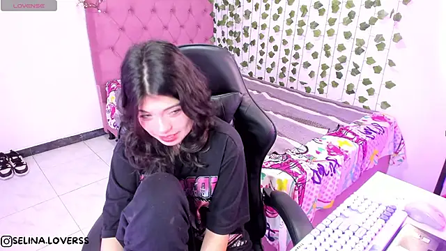 selina lovers  online show from November 2025 02:26:01 AM