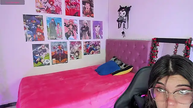 Snapshot of selina_lovers_ chatting on February 2026 02:32:01 AM selina lovers online show from February 2026 02:32:01 AM