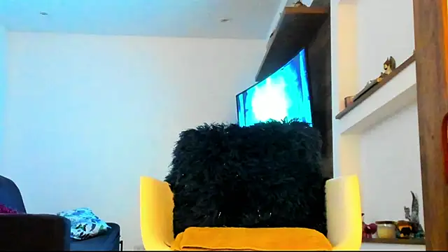 katcum02 online show from May 2026 10:59:01 PM
