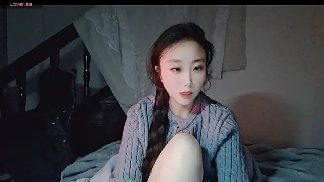 hyp0crite online show from November 2025 03:45:01 PM