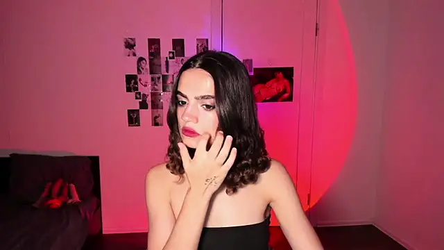 nightfloatt online show from October 2025 03:09:02 PM