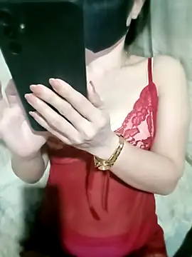 LalayCii online show from November 2025 11:42:01 PM