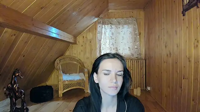 EvelynVox online show from November 2025 06:28:01 AM