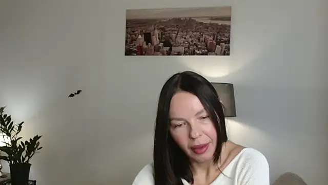 LittleNicolee online show from October 2025 01:32:01 PM