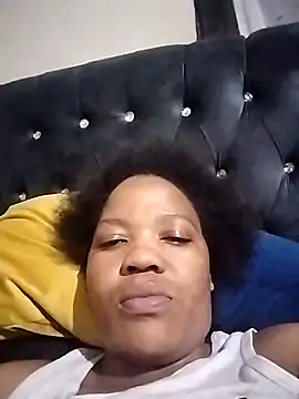 CaramelBoootie online show from November 2025 05:50:01 PM